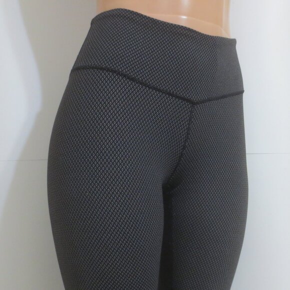 lululemon athletica Pants - ⭐For Bundles Only⭐ Lululemon Wunder Under Pants Leggings Black / White 4